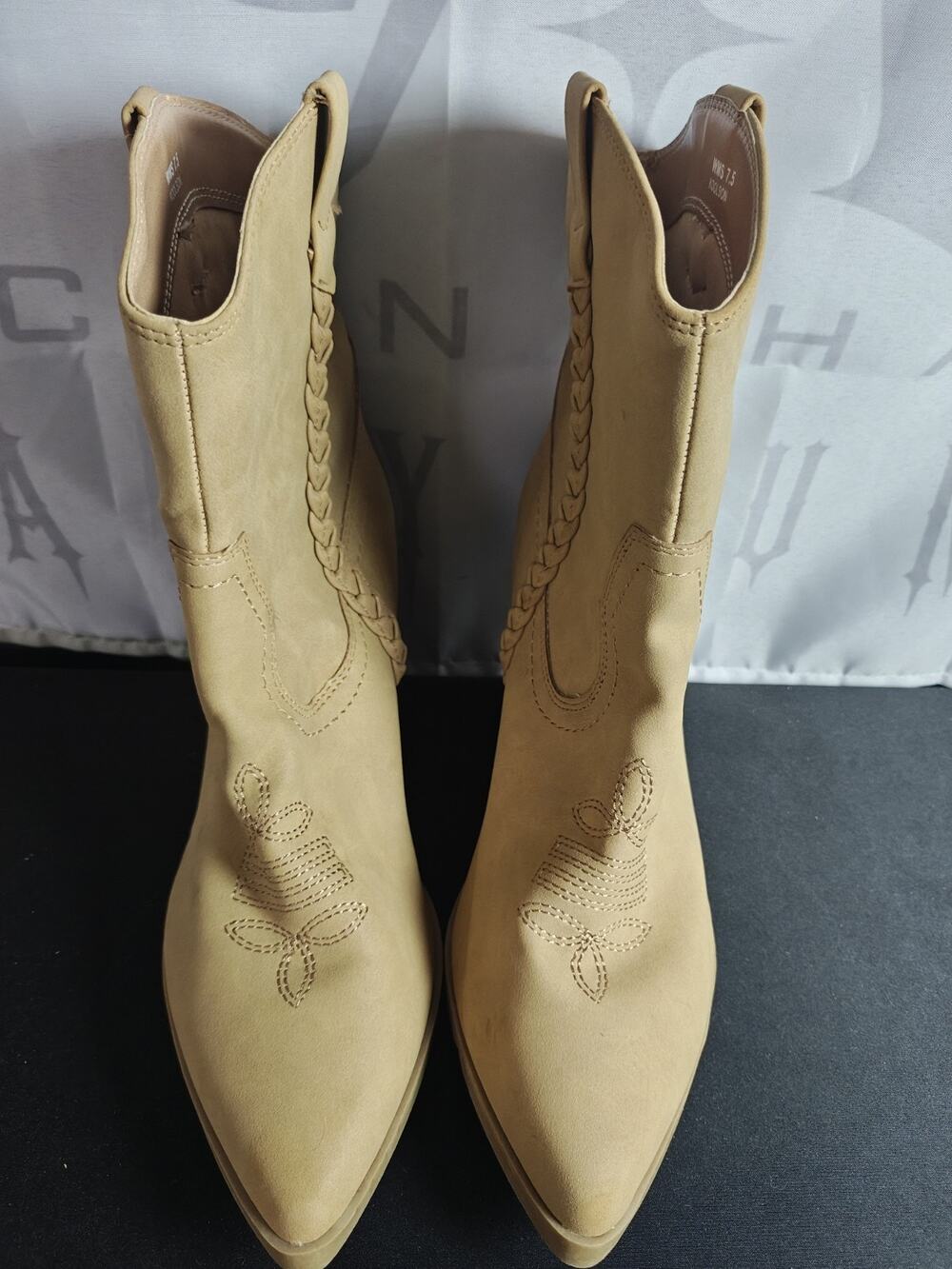 Dolce Vita Koolson Western Boots Camel Braid Women's Size 7.5 new blems